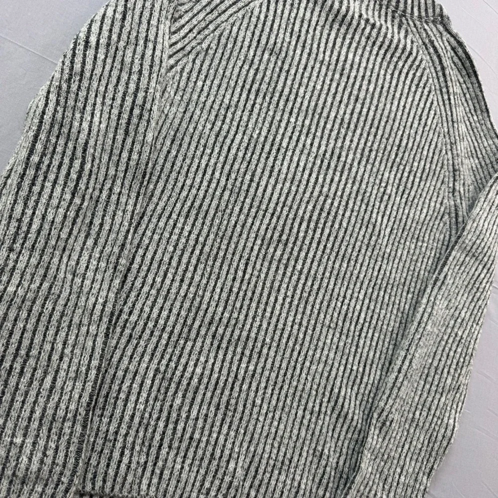H&M‎ Mens XL Grey Black Striped Ribbed Knit Raglan Crewneck Sweater